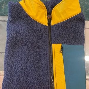 Color blue, yellow